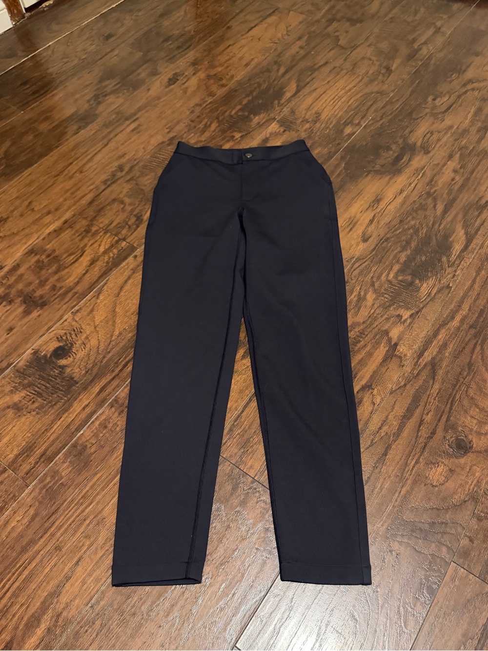 Lululemon women’s black city trek trousers 28” size 2